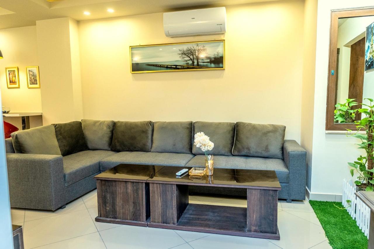Two Bedroom Deluxe Apartment In Bahria Town Rawalpindi Esterno foto